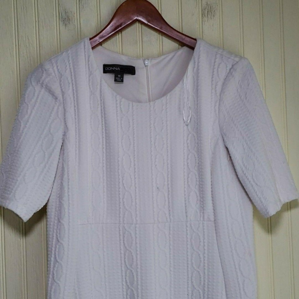 Donna Ricco Dress Womens 10 White Half‎ Sleeve Scoop Neck Sheath Textured Knee